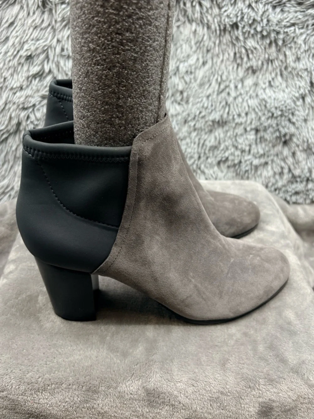 Vionic Boots Womens 9.5 Whitney Suede Neoprene Comfort Sole Heeled Ankle Gray